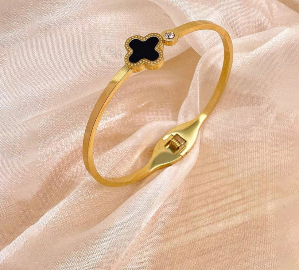 Anti Tarnish Clover Bracelet