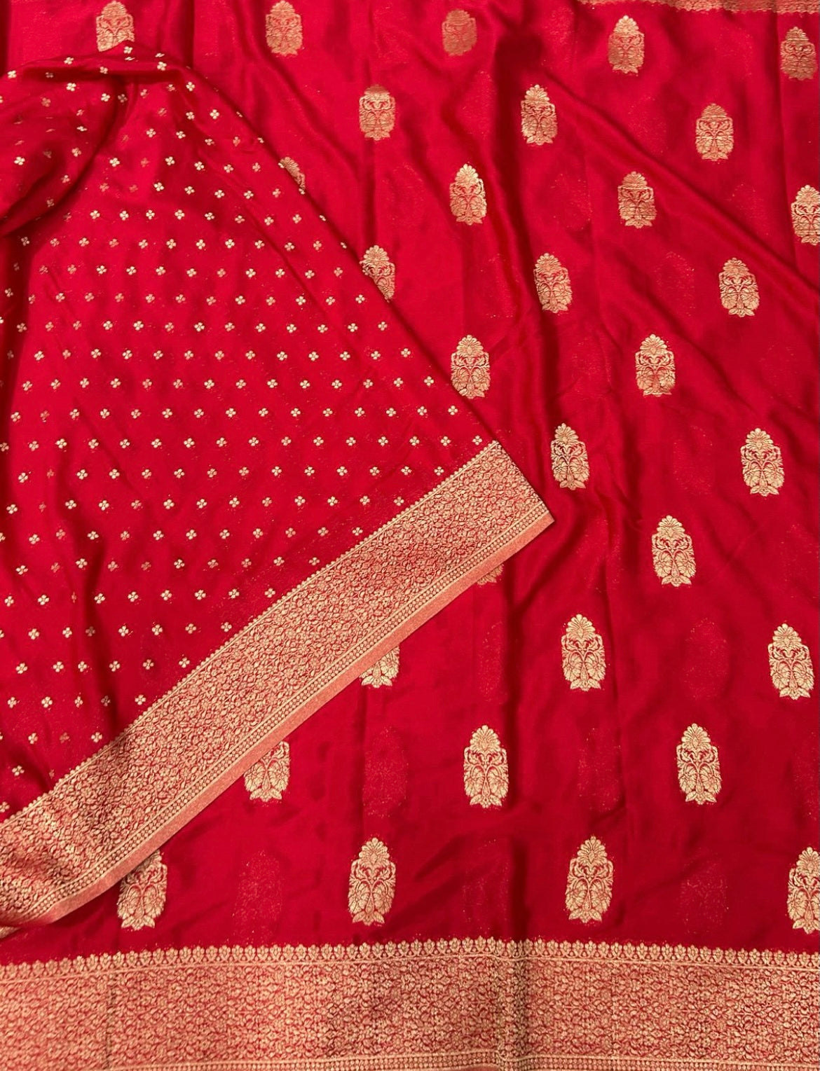 RED BIG BUTTA DESIGNER SOFT GEORGETTE CREPE SILK SAREE