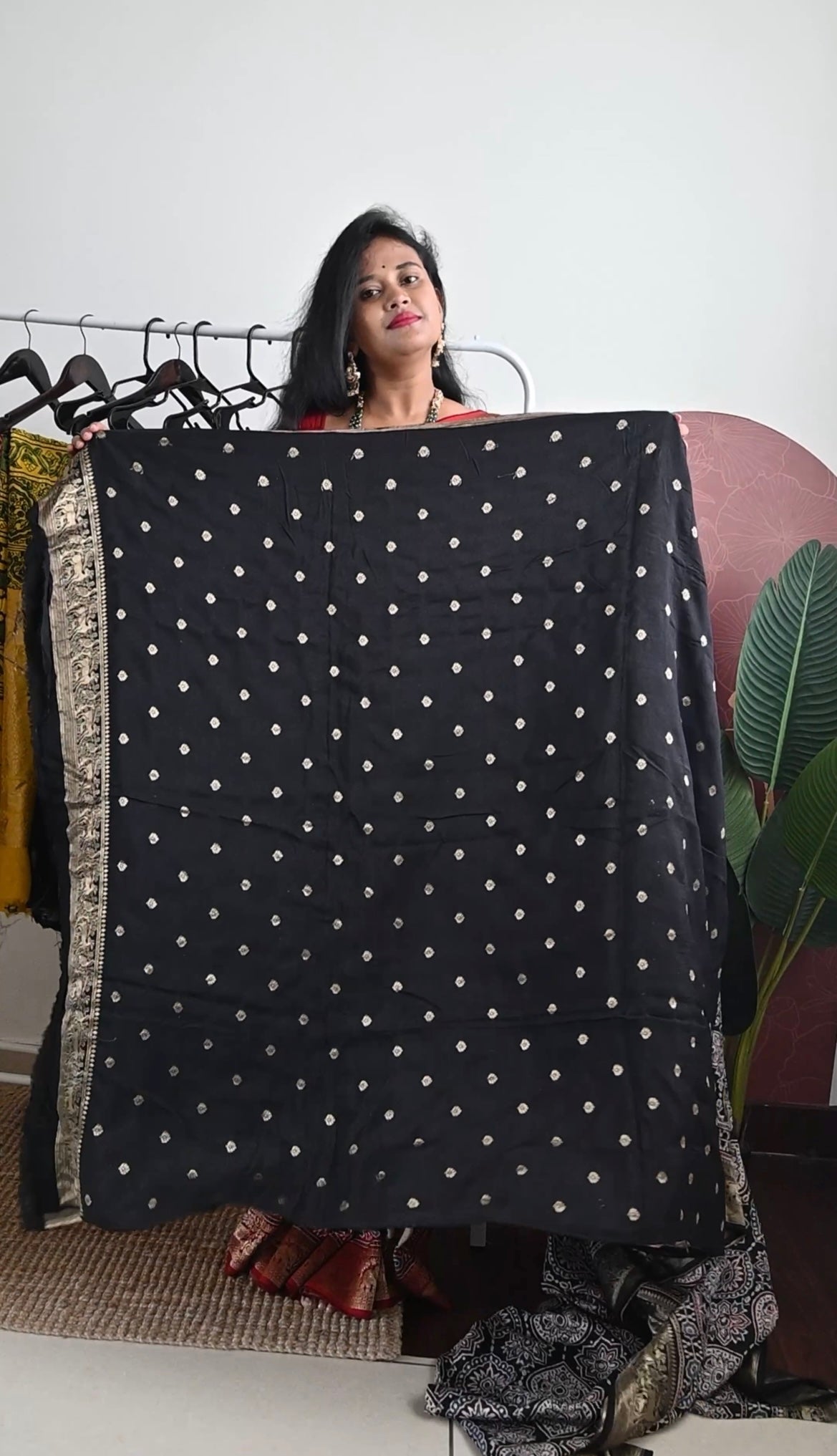 Badam Butta Dola Silk Saree