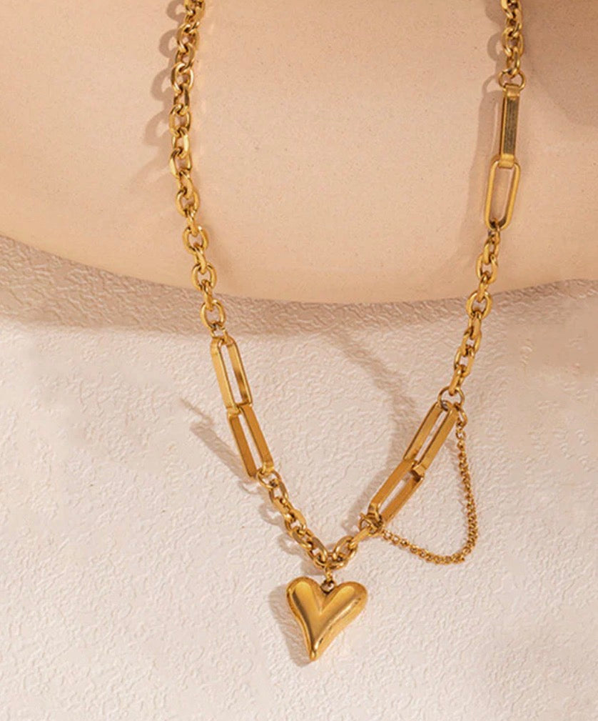 Anti Tarnish Heart Themed Rope Chain Necklace