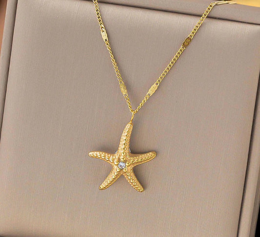 Anti Tarnish Star Themed Pendant Necklace