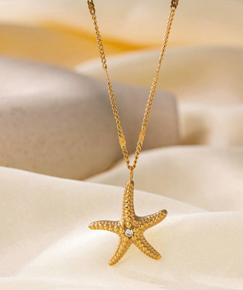 Anti Tarnish Star Themed Pendant Necklace