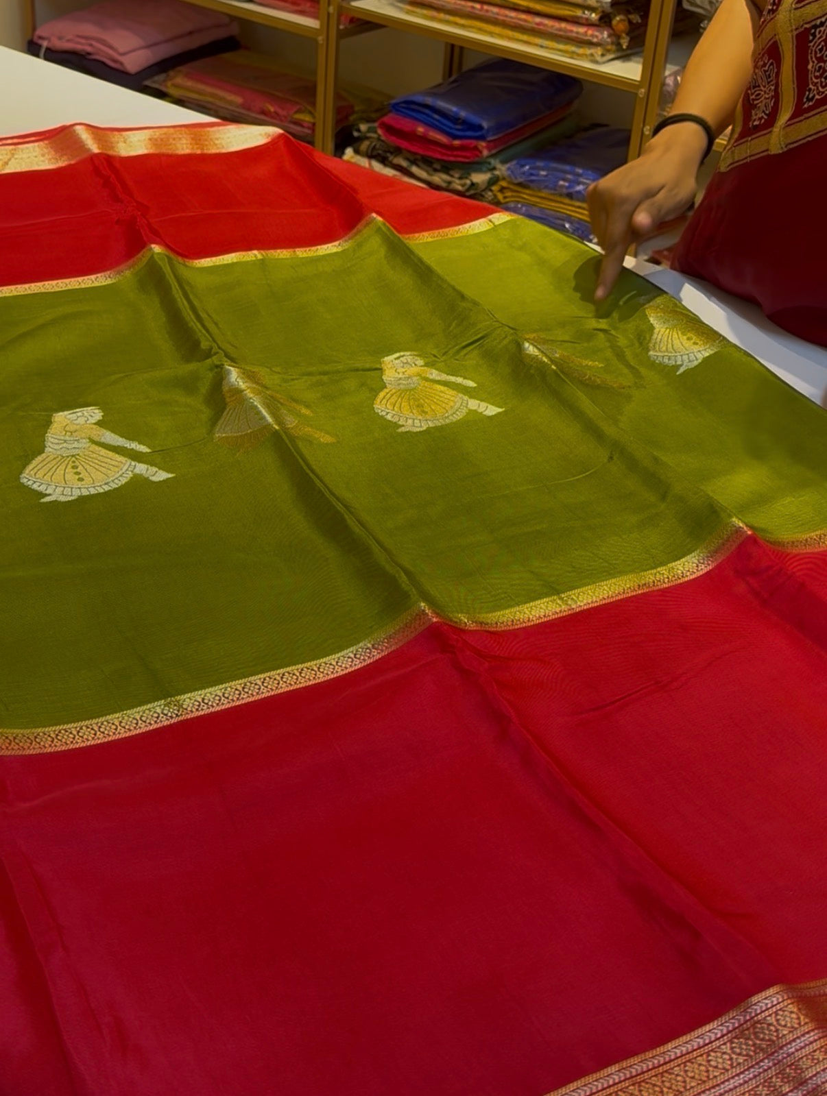 Green with reddish pink Premium viscose Saree