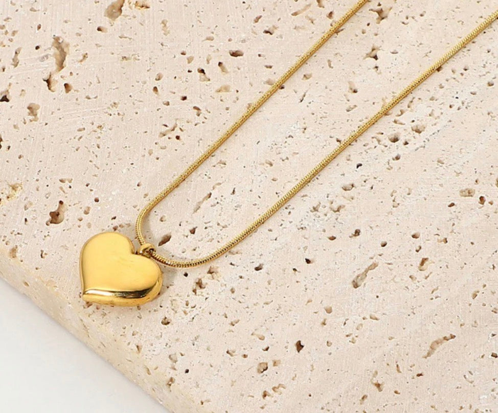 Anti Tarnish Heart Themed Necklace