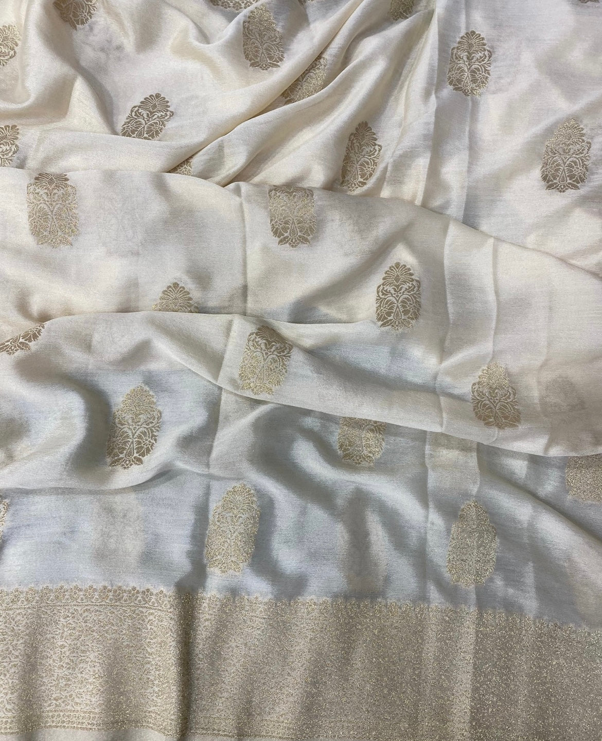 BIG BUTTA DESIGNER SOFT GEORGETTE CREPE SILK SAREE