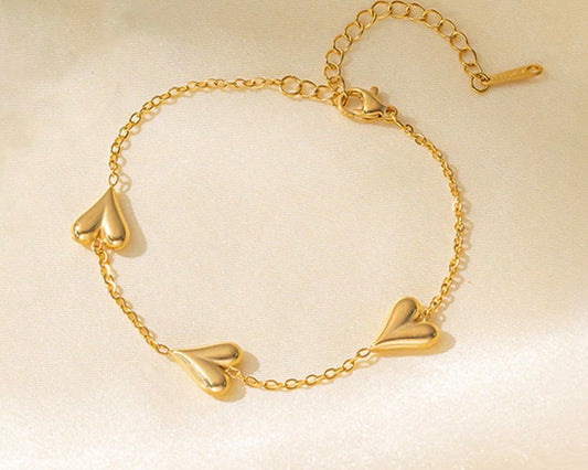 Anti Tarnish Heart themed Bracelet