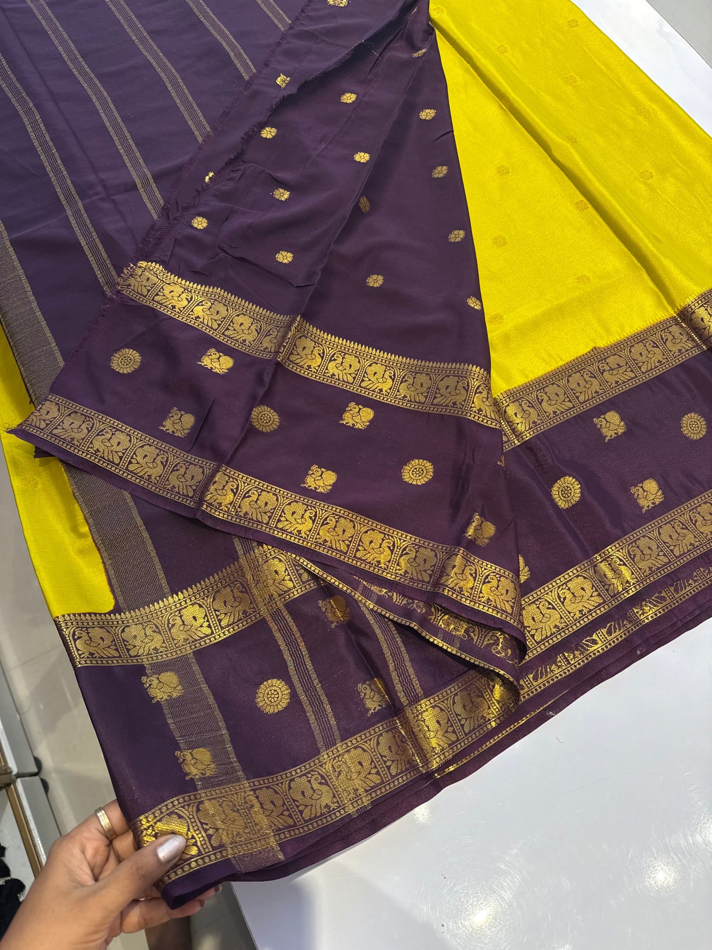Premium crepe silk saree(SS1000)