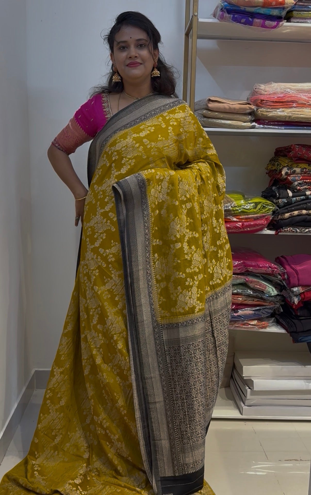 Yellow with black crushed Georgette Saree(georgette2100)