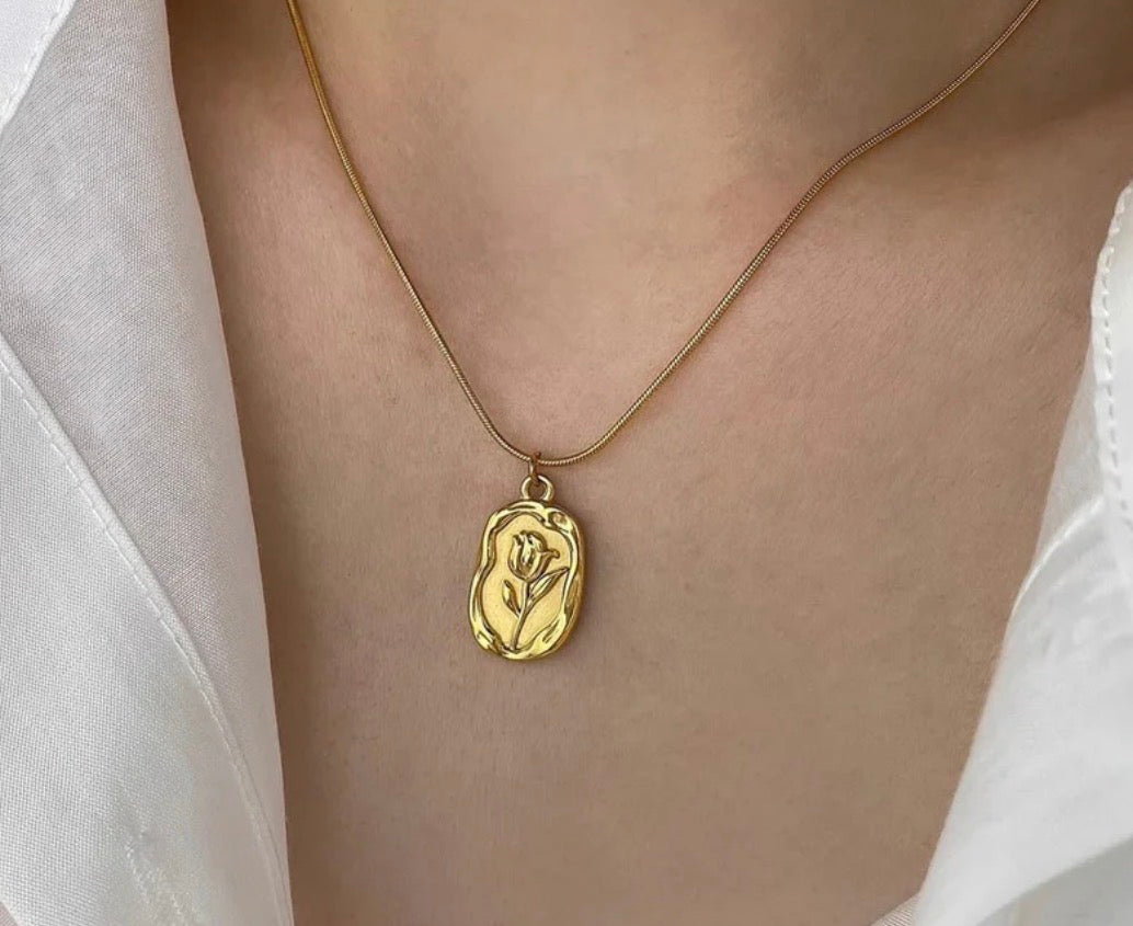Anti Tarnish Rose themed Necklace