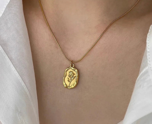 Anti Tarnish Rose themed Necklace
